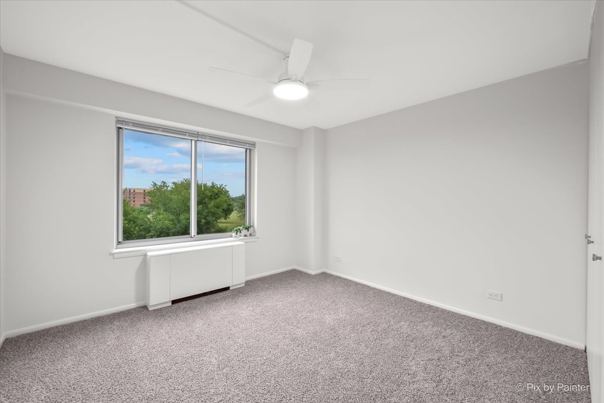 6933 N Kedzie Avenue 405 Property Photo 17