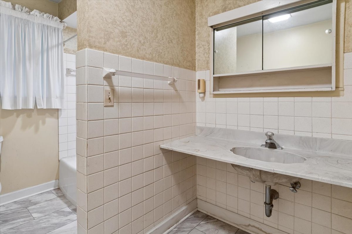 4812 Cumnor Road Property Photo 9