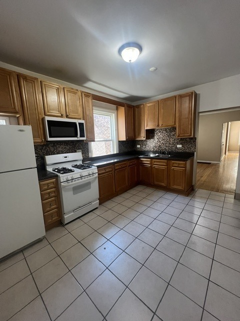 1627 N Lotus Avenue Property Photo 6