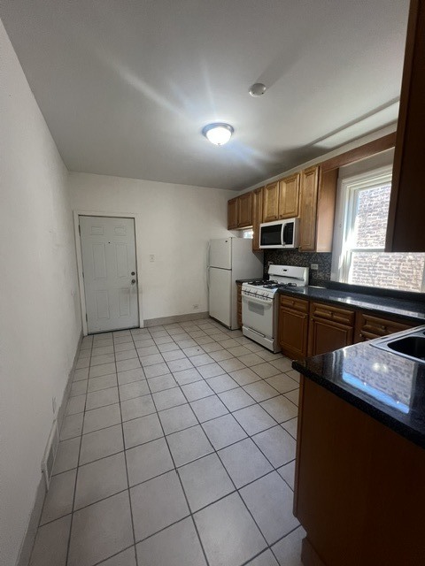 1627 N Lotus Avenue Property Photo 8
