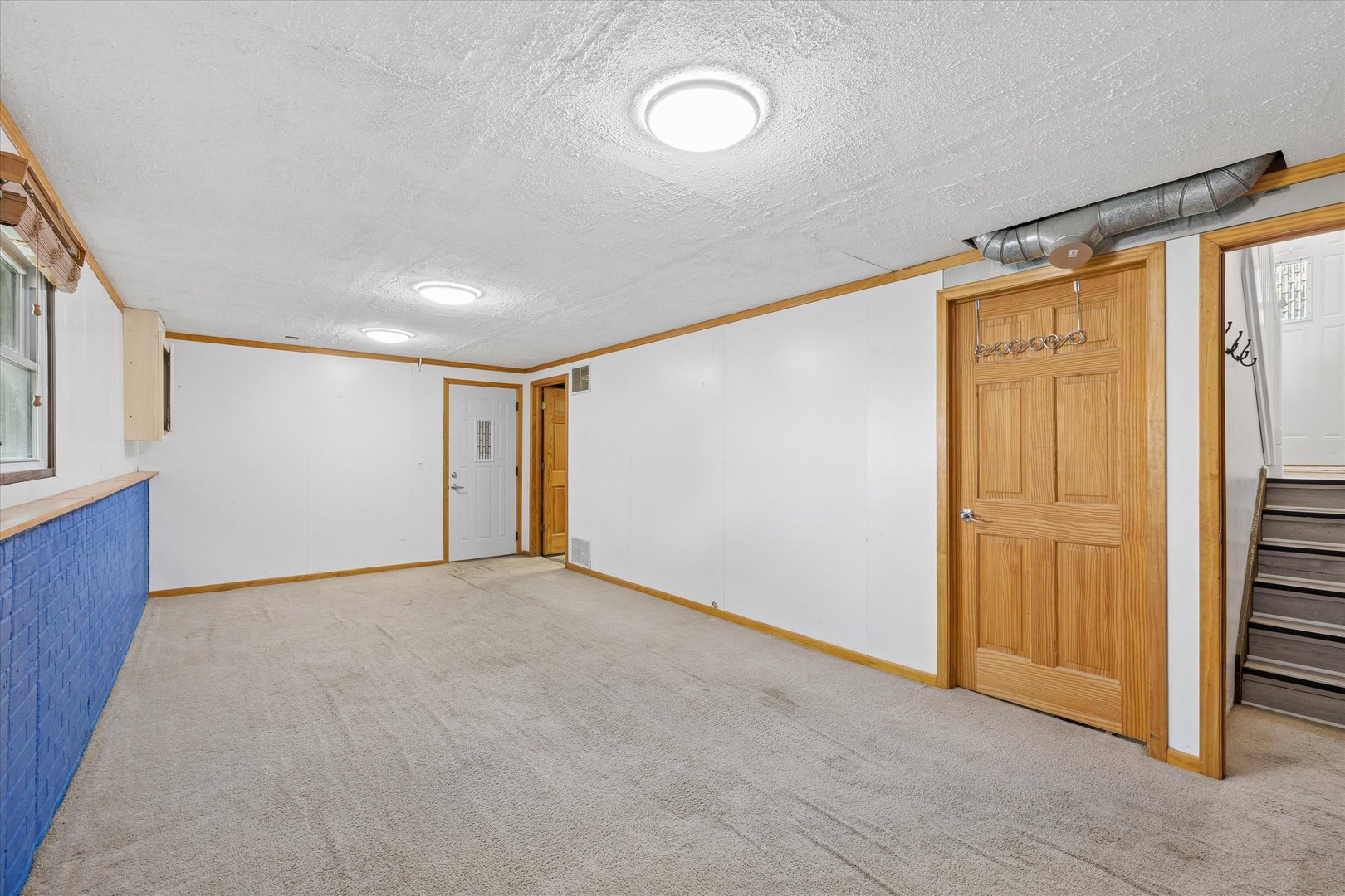5730 N Division Street Property Photo 16