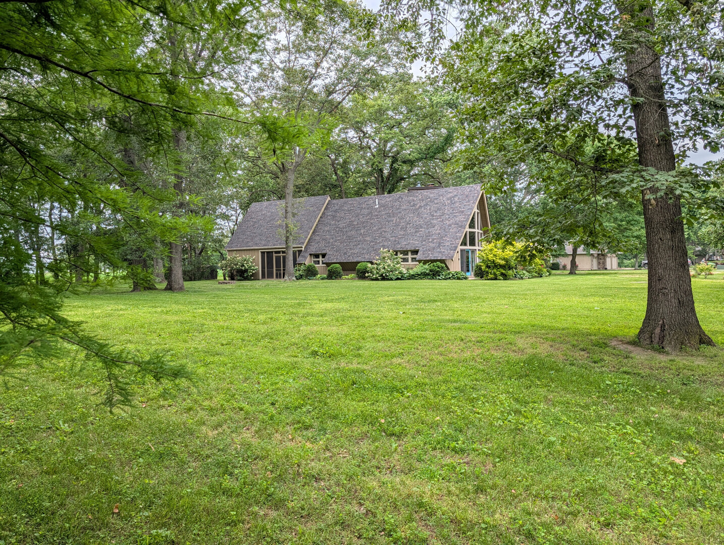 2216 Lake Hills Drive Property Photo 23
