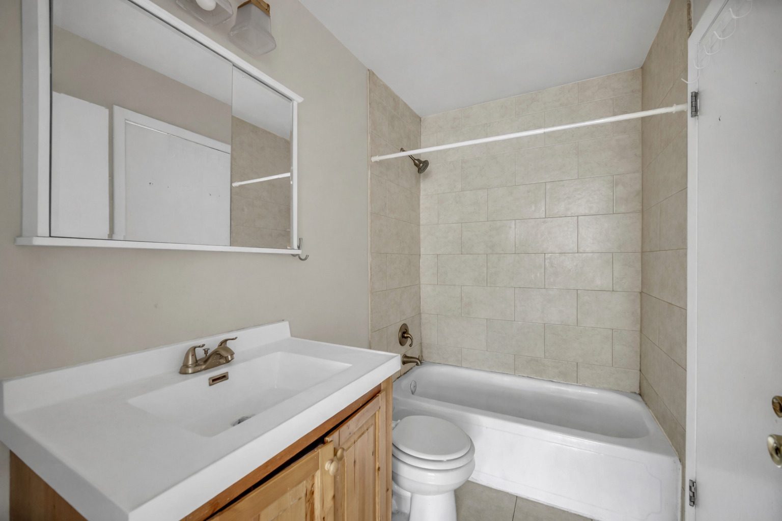 545 Alton Court Property Photo 10