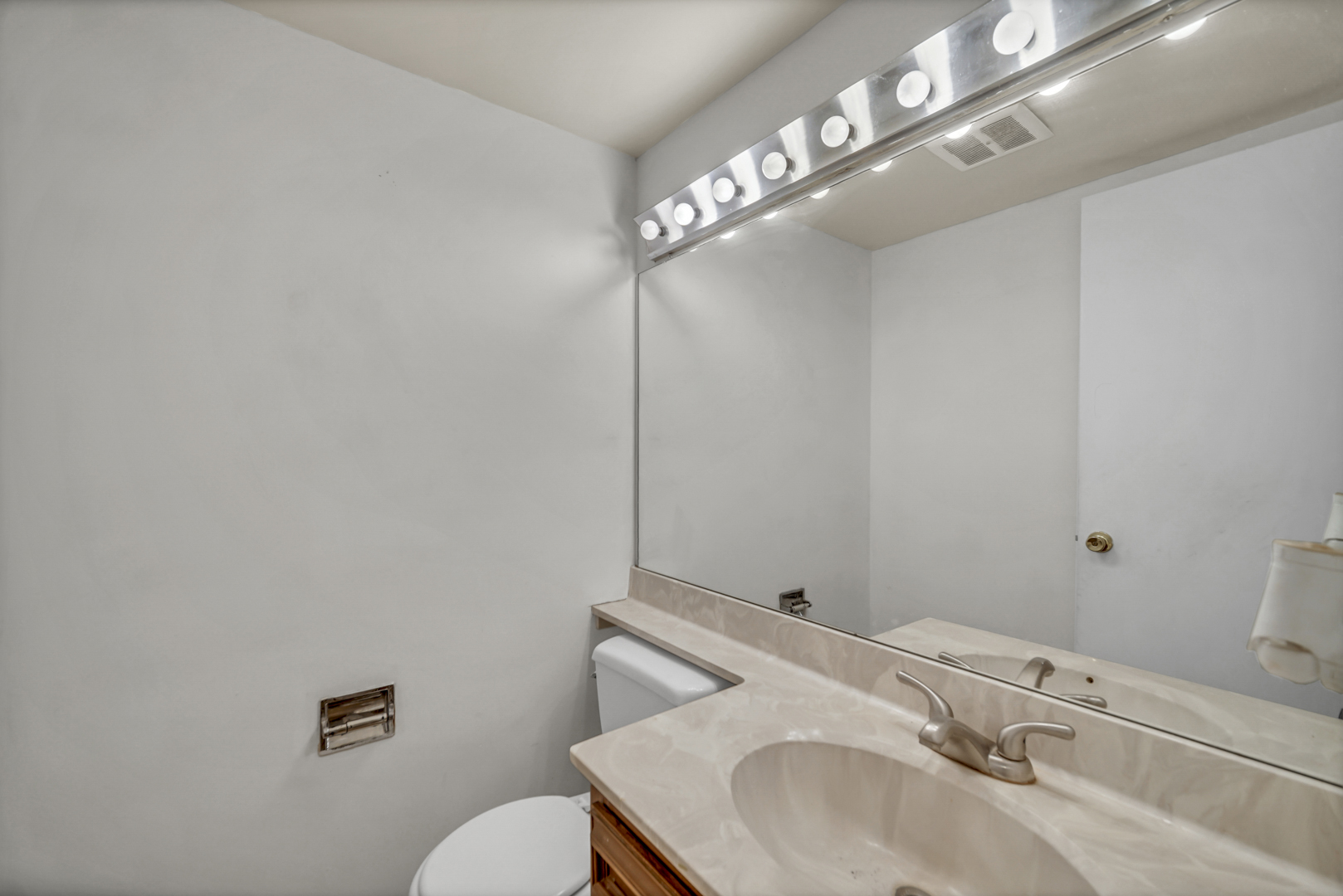 545 Alton Court Property Photo 11