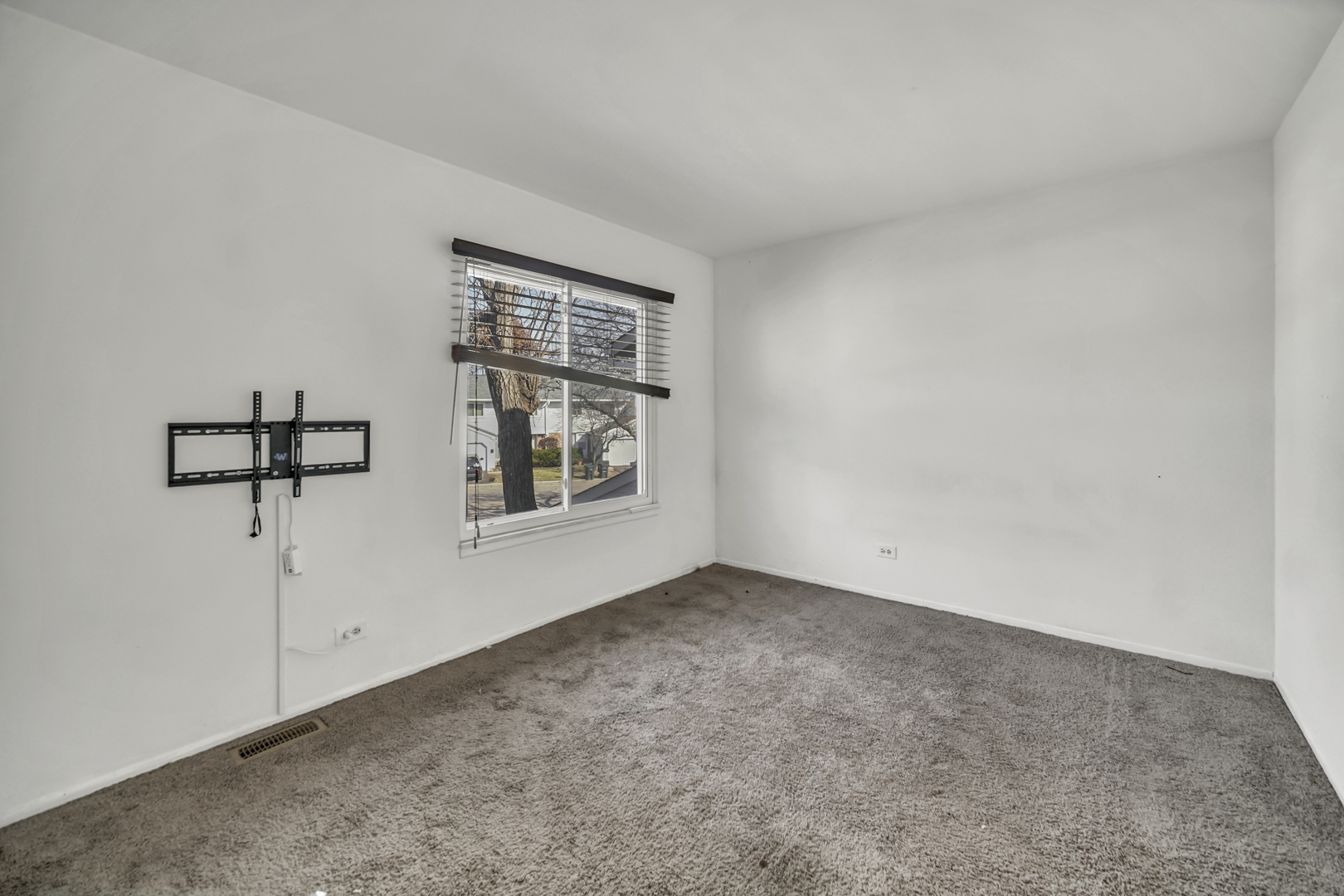 545 Alton Court Property Photo 15