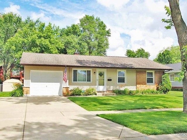 1095 Hickory Lane Property Photo 1