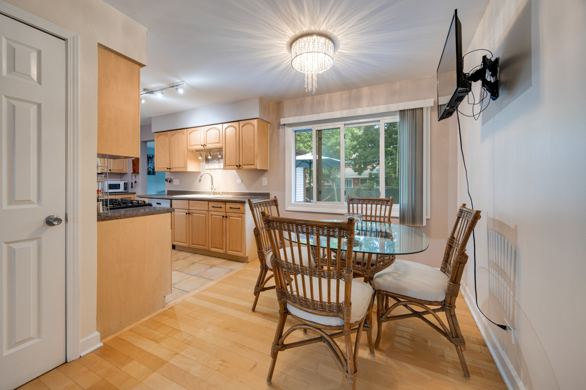 1095 Hickory Lane Property Photo 4