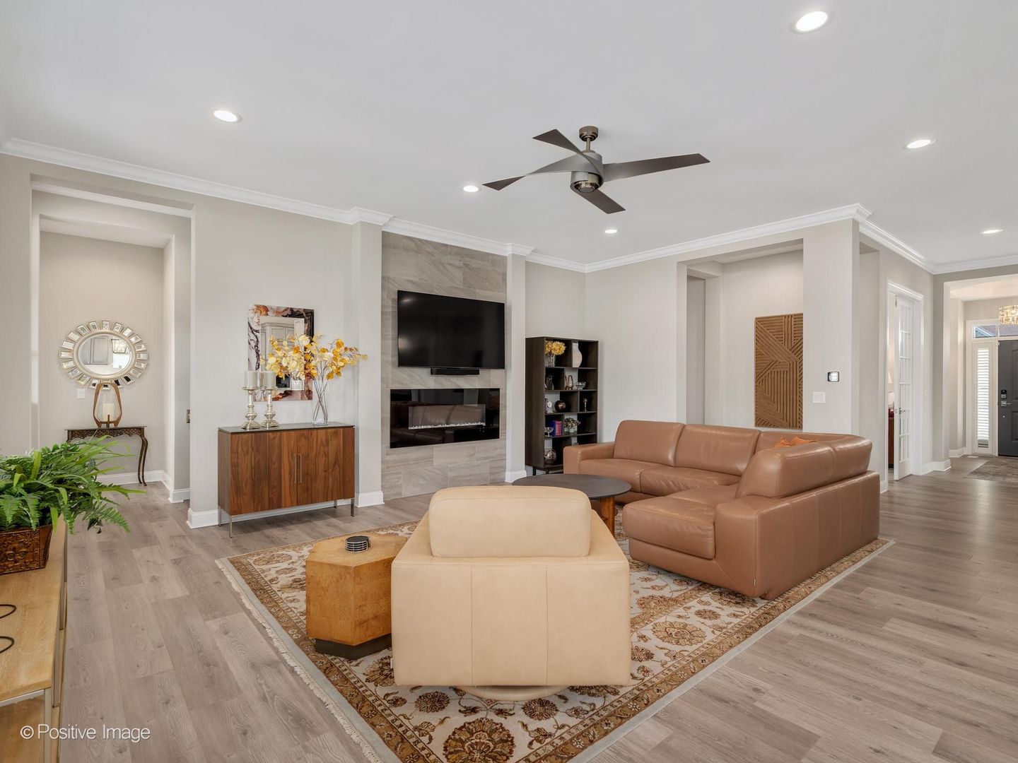 1135 Hilldale Drive Property Photo 4
