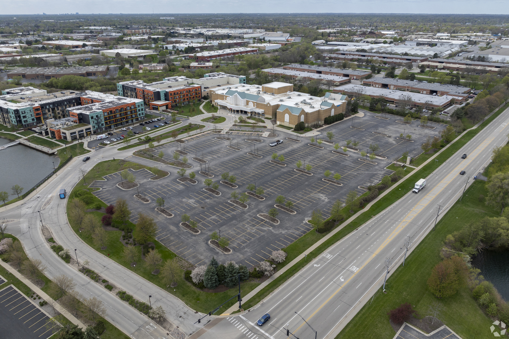 300 Parkway Drive Property Photo 19