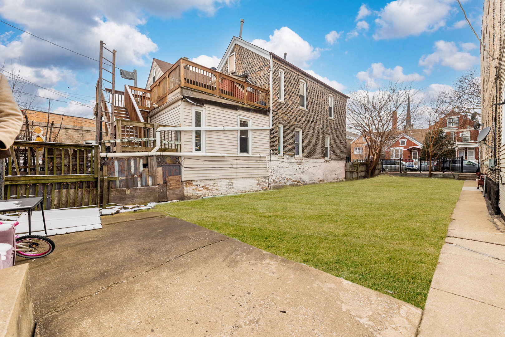 3653 S Wood Street Property Photo 2