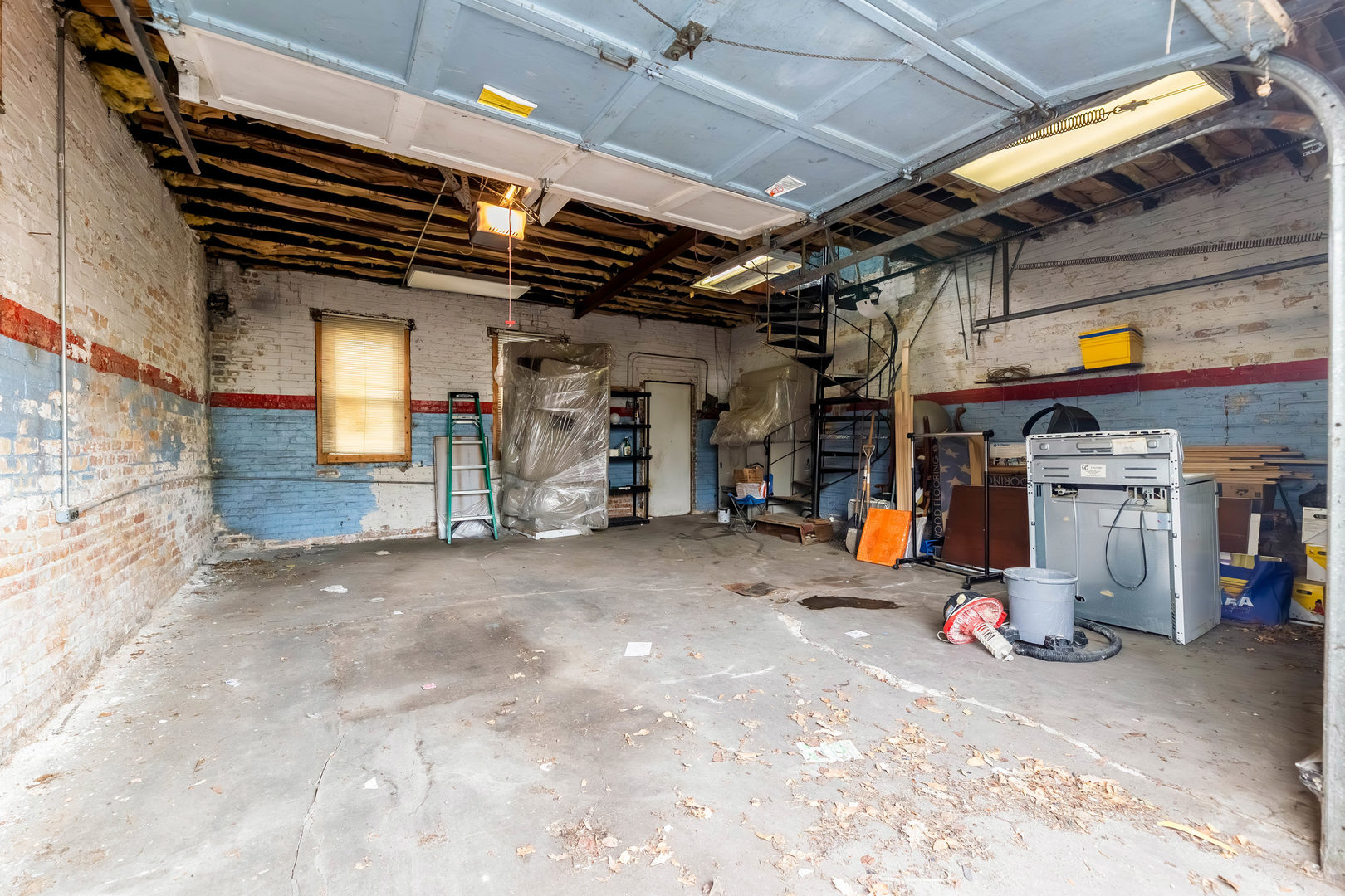 3653 S Wood Street Property Photo 3
