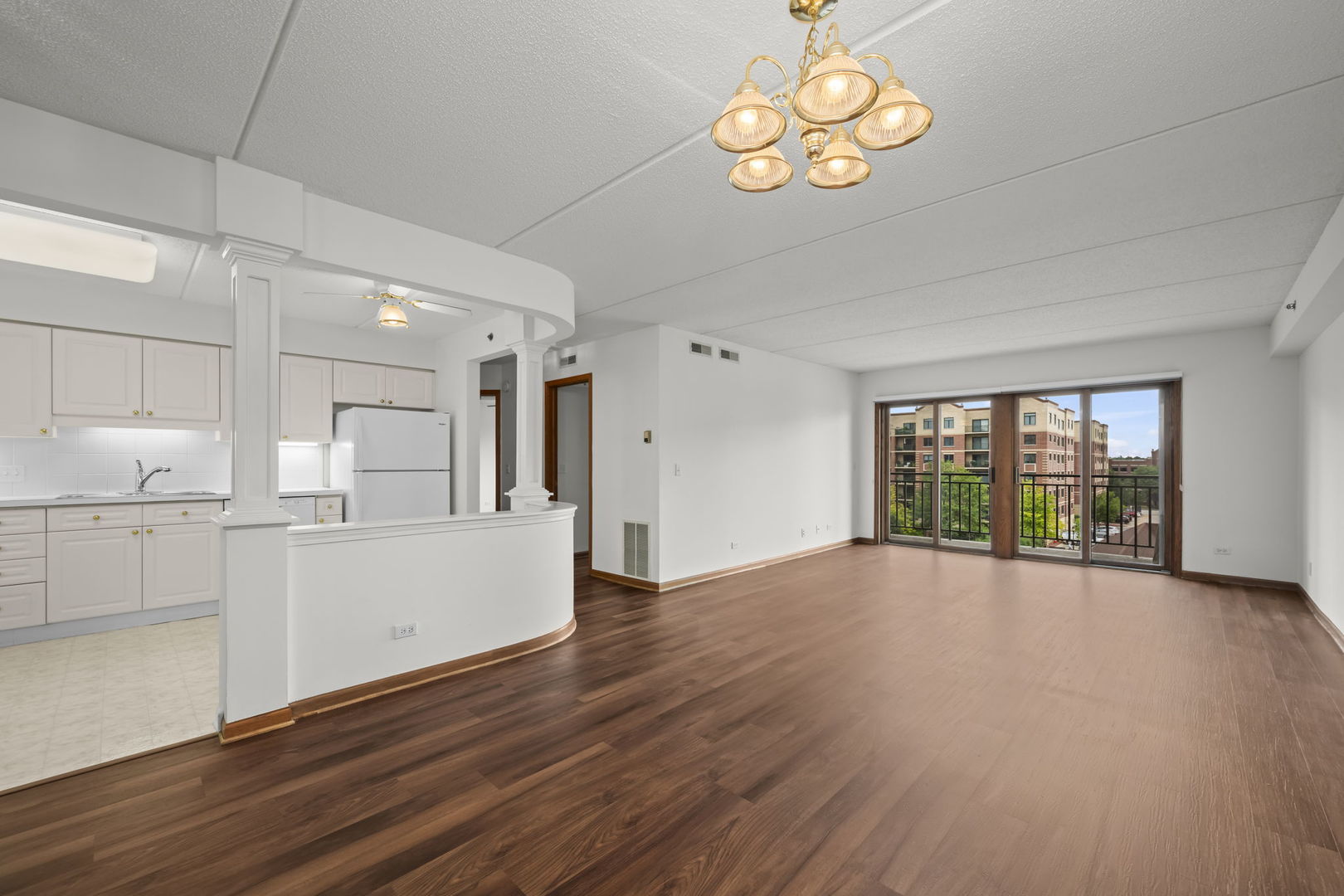 15 S Pine Street 507 Property Photo 2
