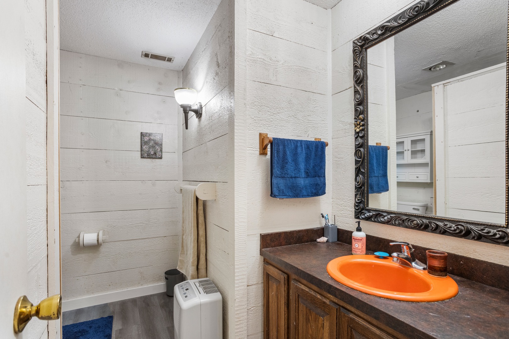 205 Surrey Court Property Photo 35