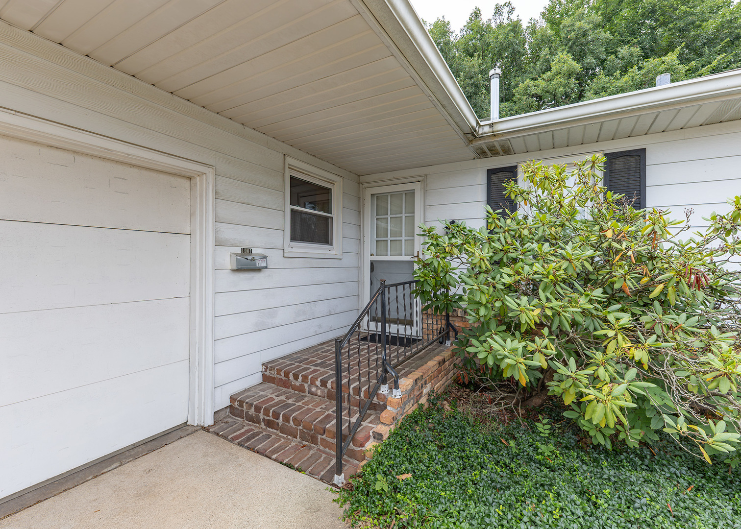 1901 47th Street Court Property Photo 3