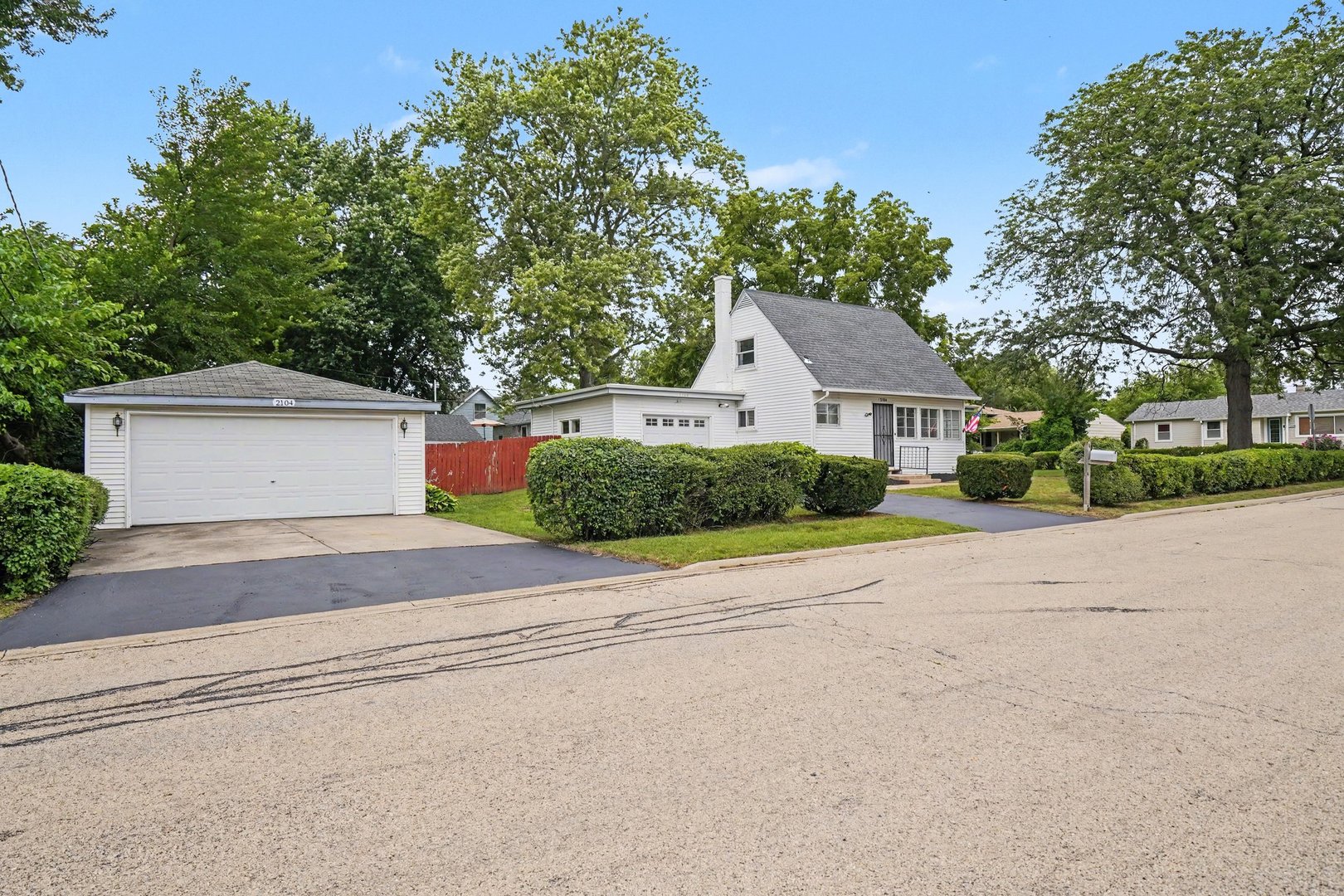 2104 Webb Street Property Photo 1