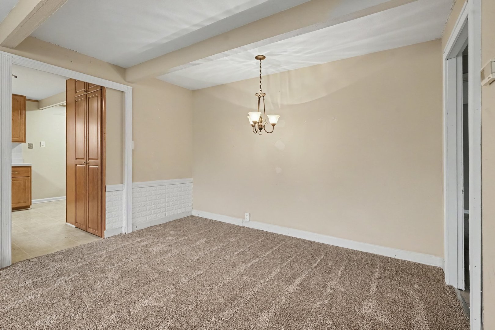 2104 Webb Street Property Photo 6
