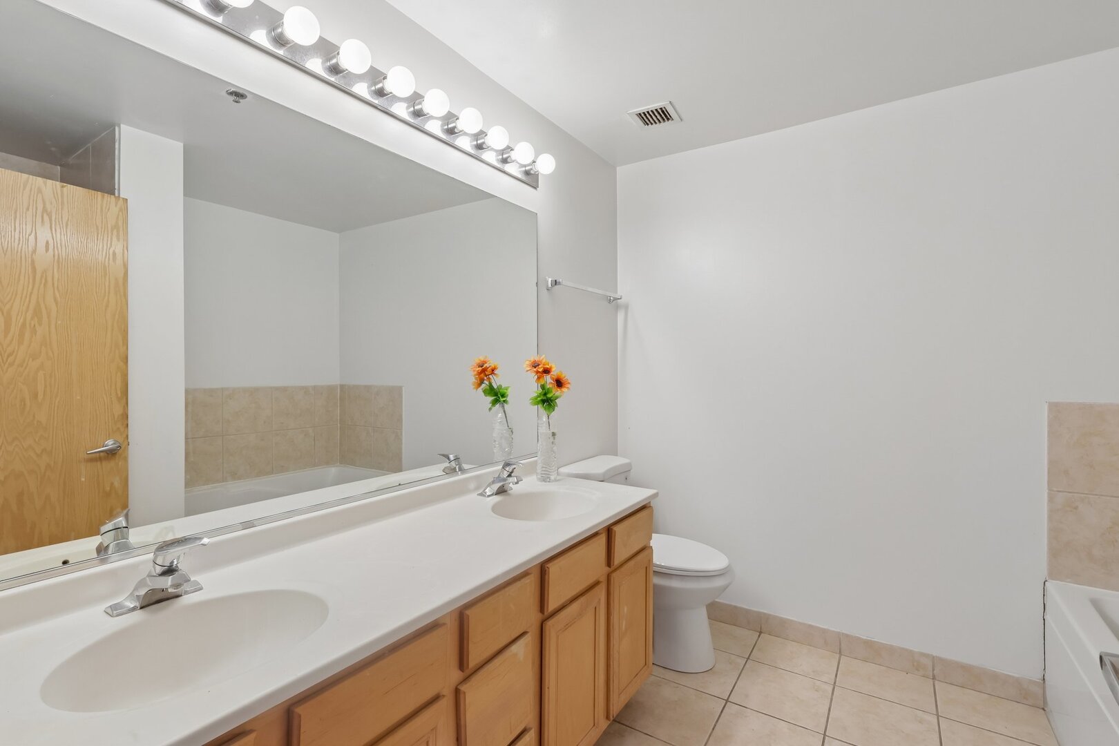 41 E 8th Street 1102 Property Photo 16