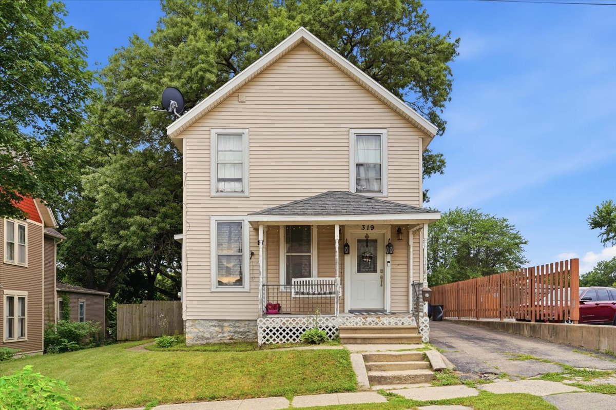 319 S Hennepin Avenue Property Photo 2