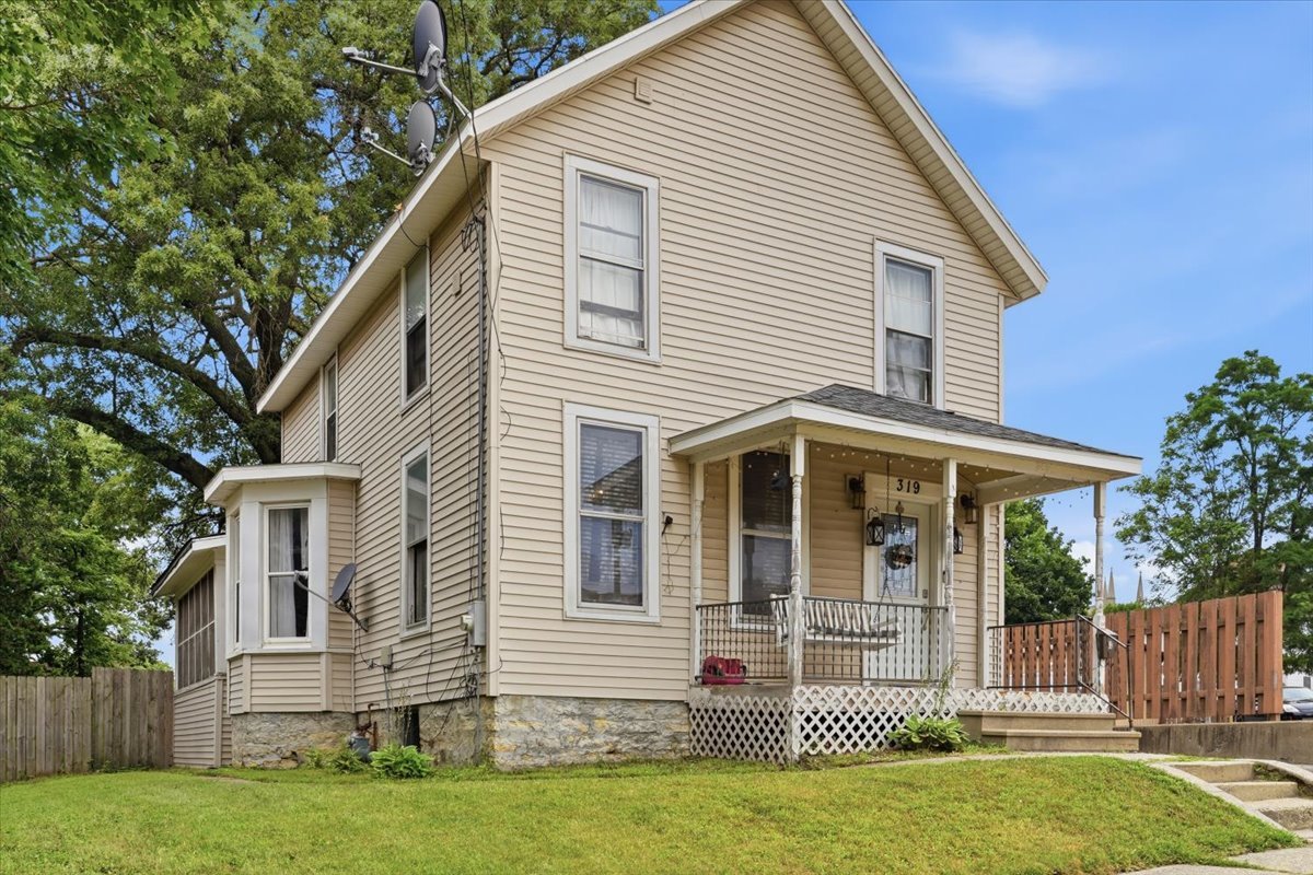 319 S Hennepin Avenue Property Photo 3