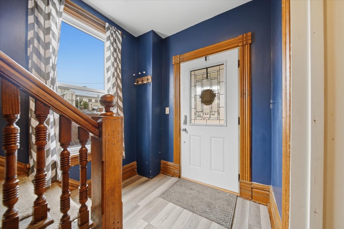 319 S Hennepin Avenue Property Photo 5