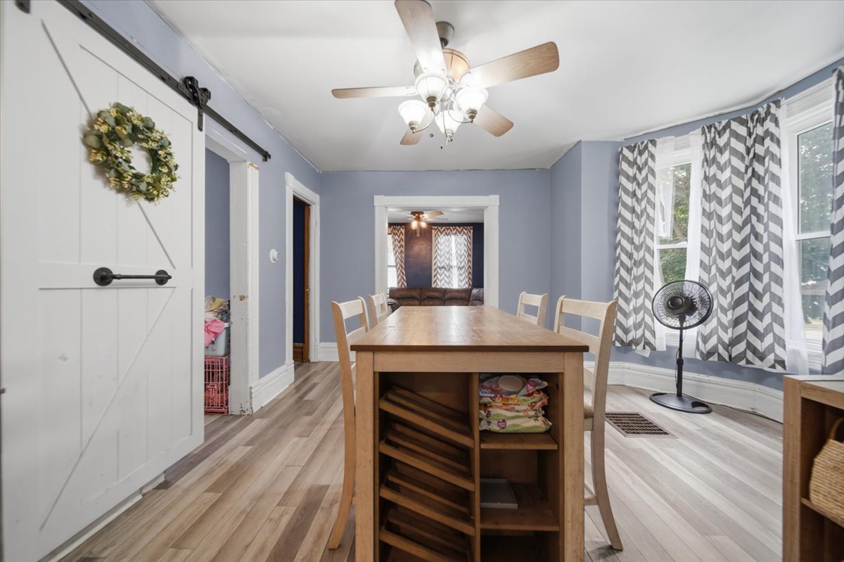 319 S Hennepin Avenue Property Photo 9