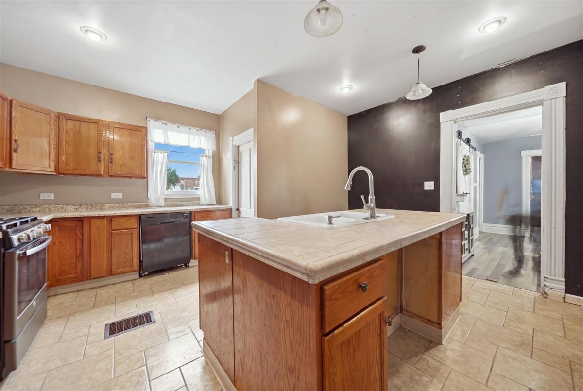 319 S Hennepin Avenue Property Photo 10