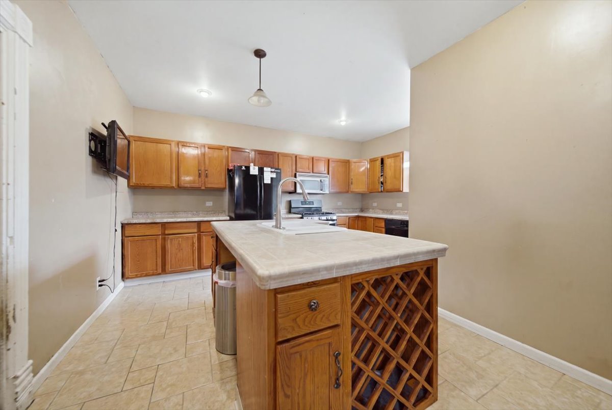 319 S Hennepin Avenue Property Photo 11