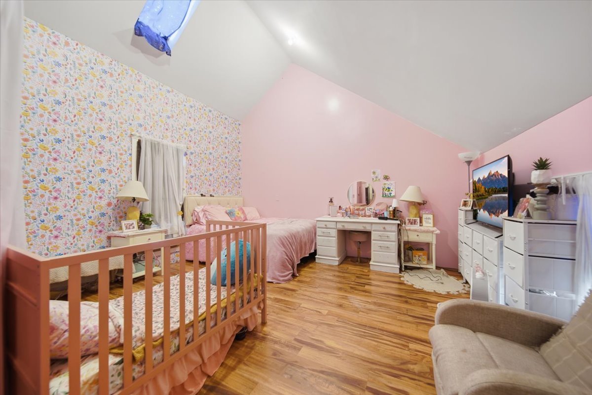 319 S Hennepin Avenue Property Photo 13