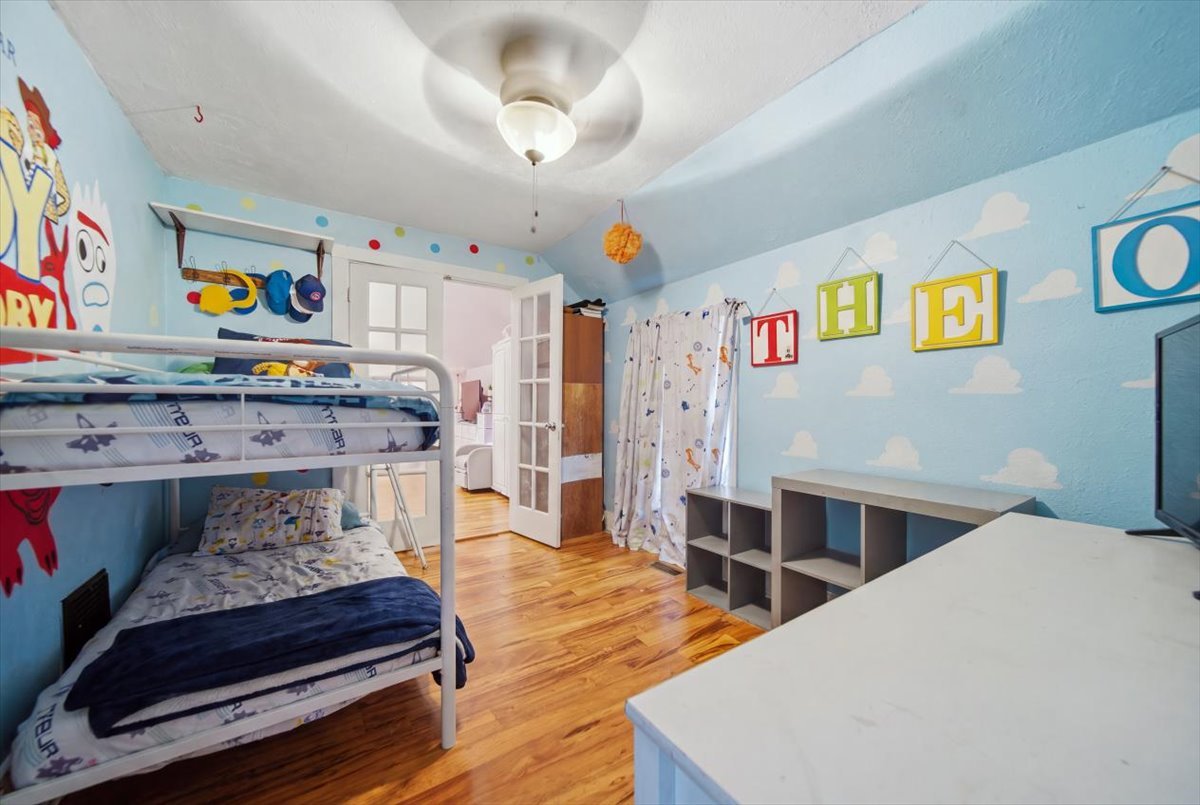 319 S Hennepin Avenue Property Photo 14