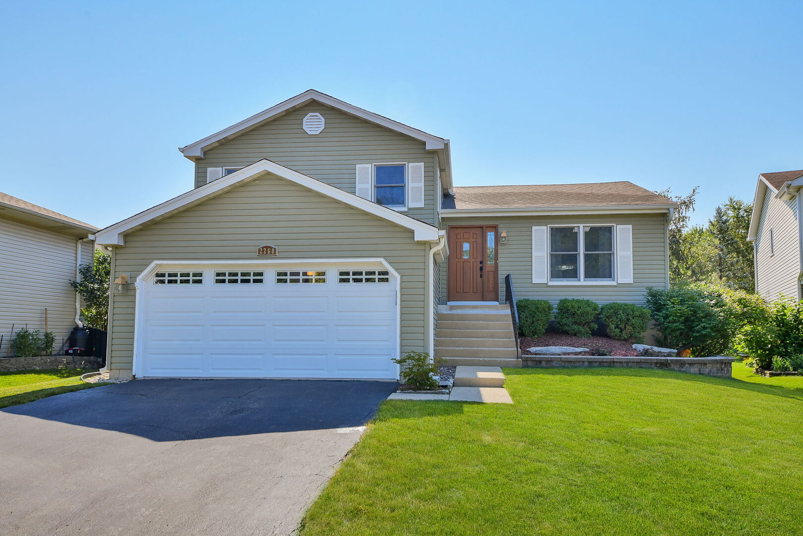 2268 Salisbury Drive Property Photo 2