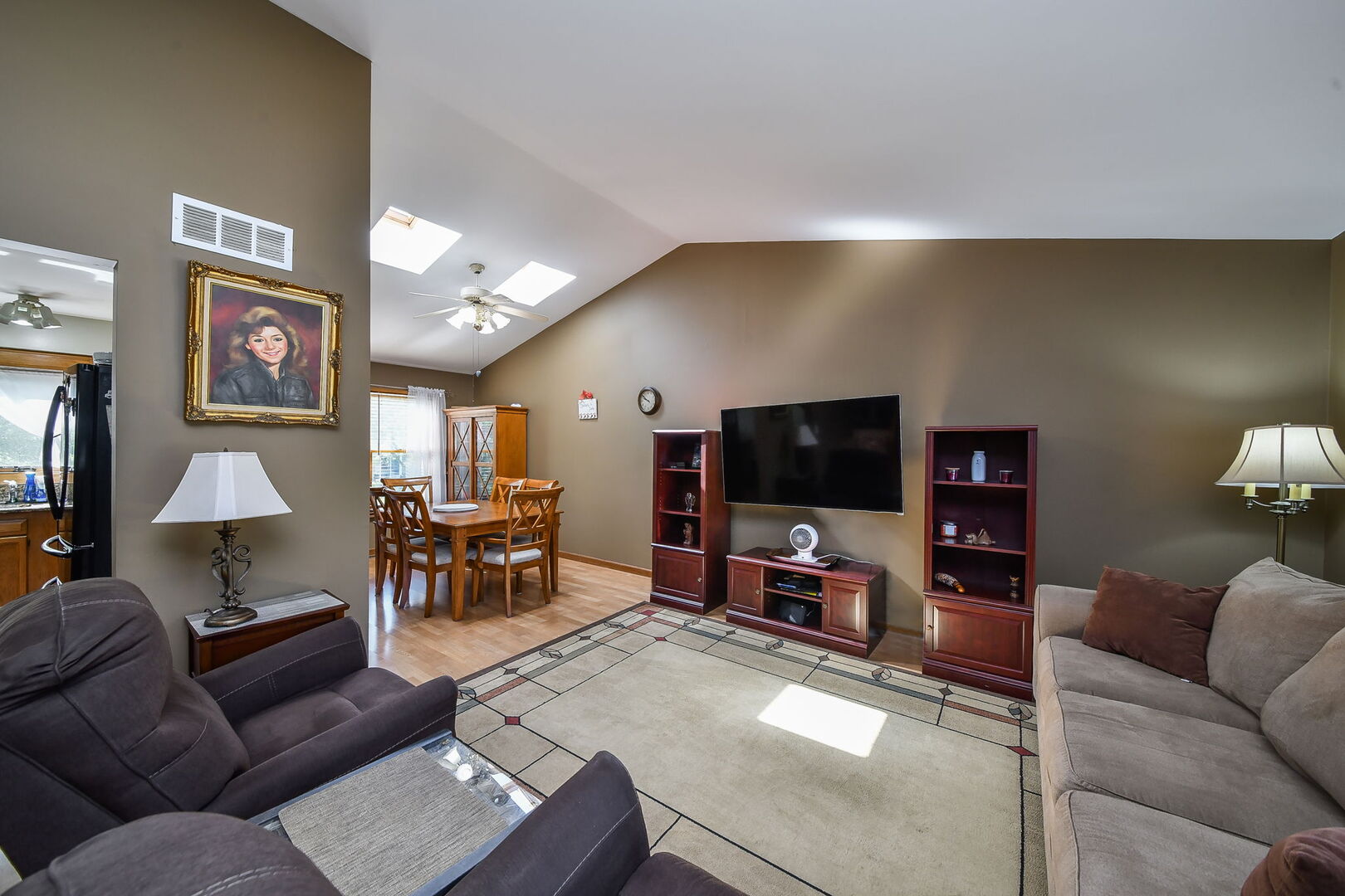 2268 Salisbury Drive Property Photo 3