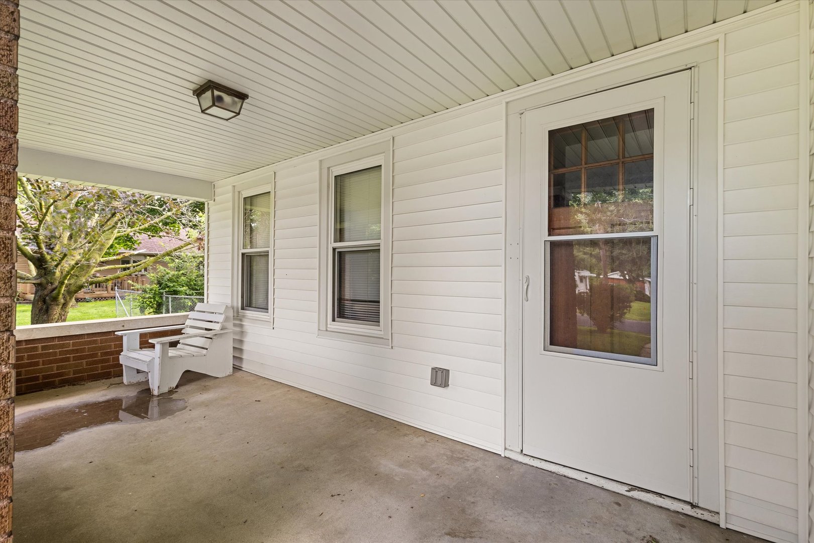 1609 S Hawthorne Road Property Photo 4