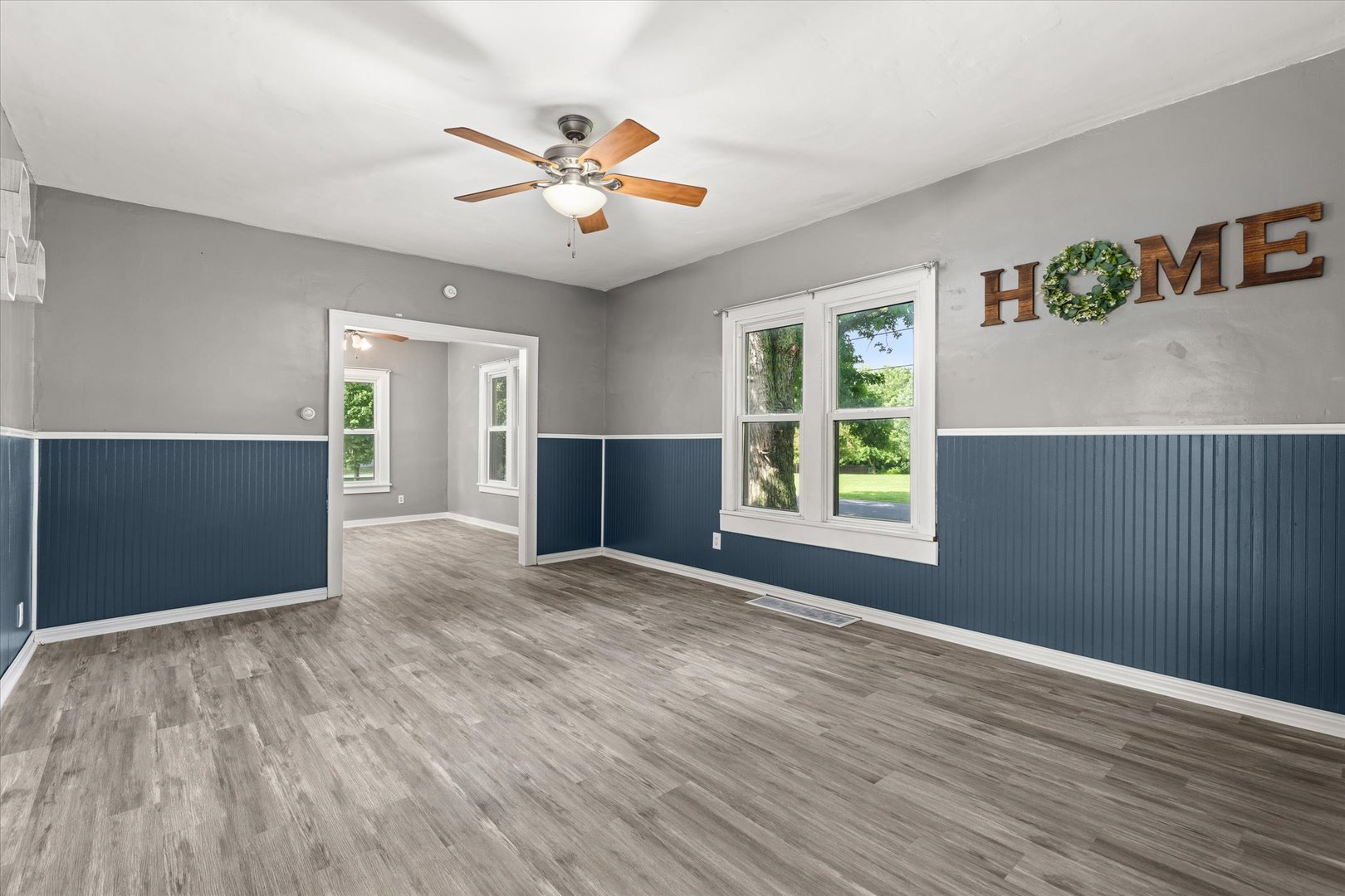 1609 S Hawthorne Road Property Photo 6