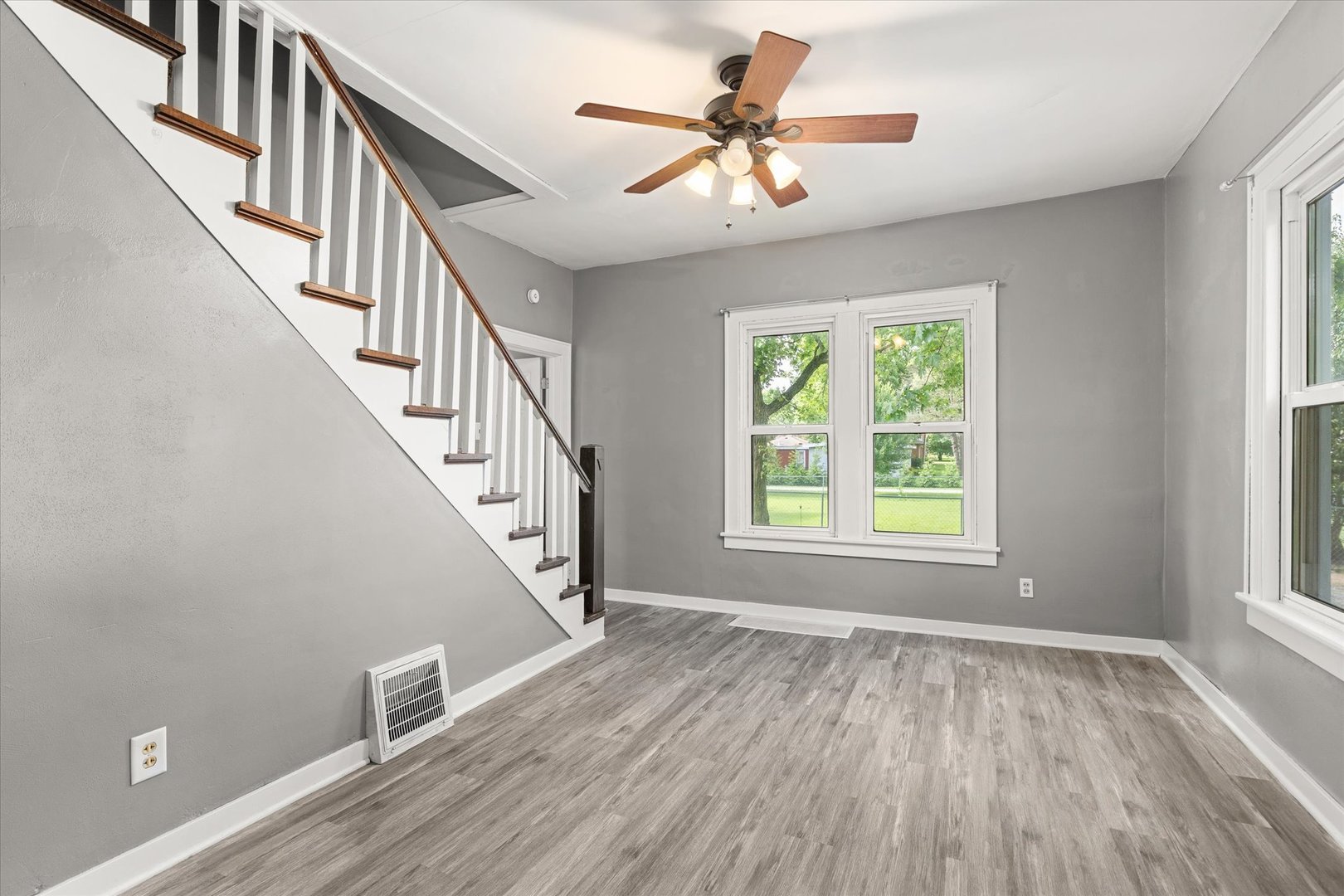 1609 S Hawthorne Road Property Photo 10