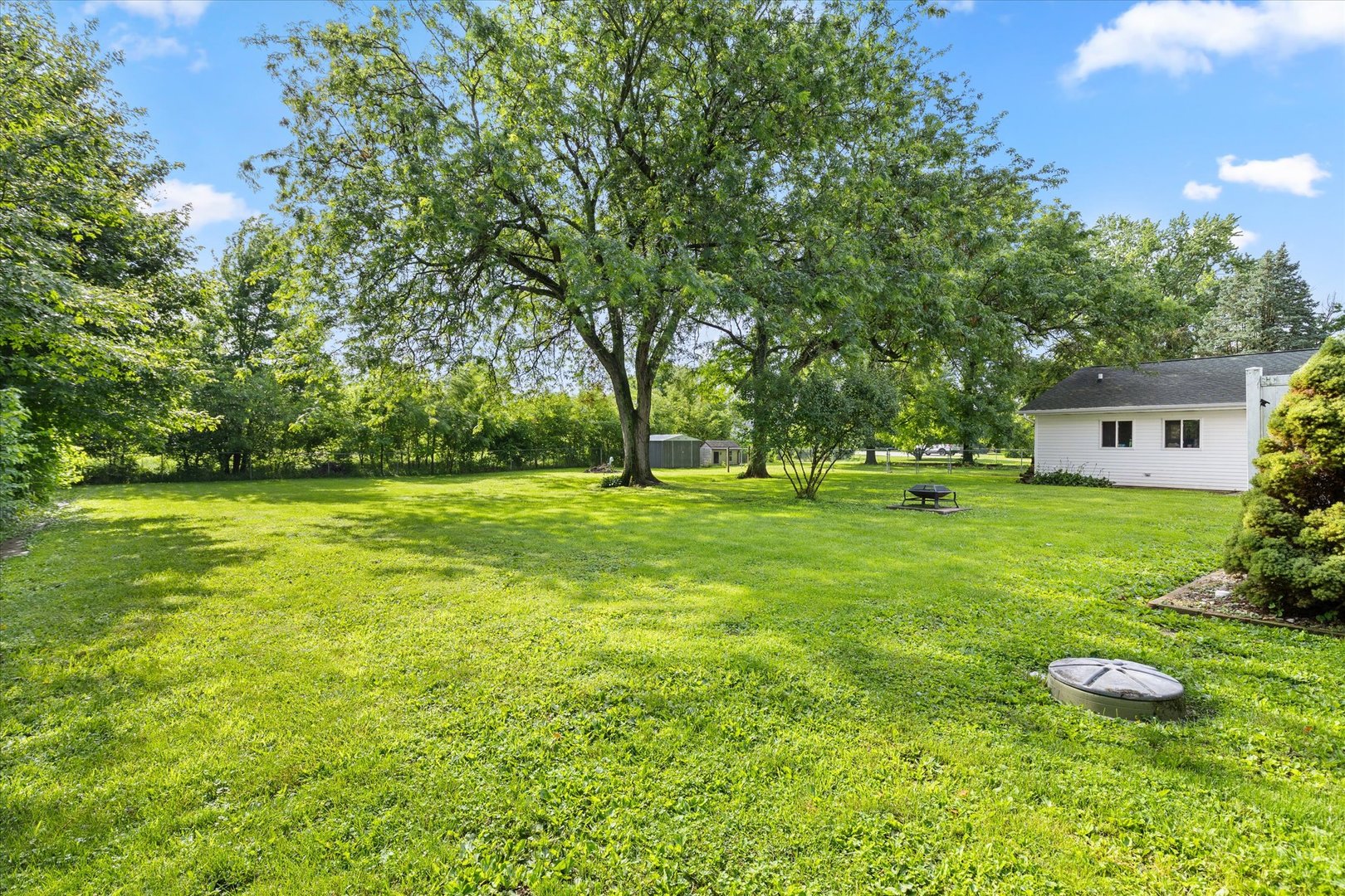 1609 S Hawthorne Road Property Photo 26
