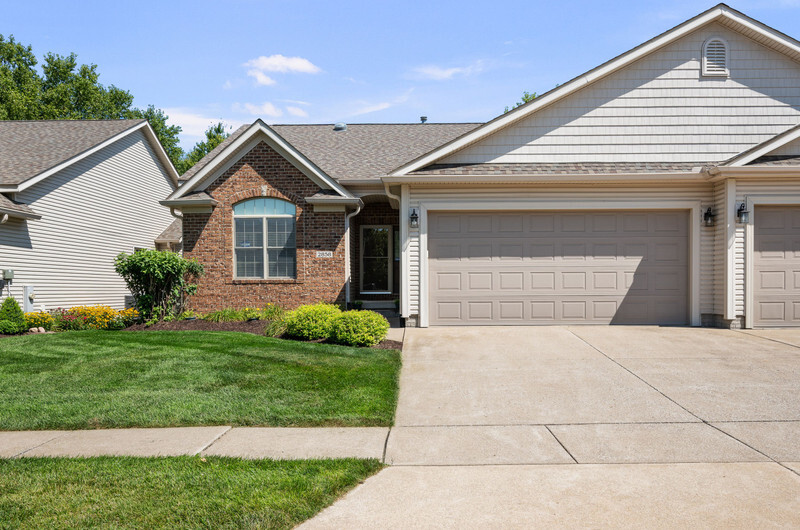 2858 Villa Court Property Photo 1