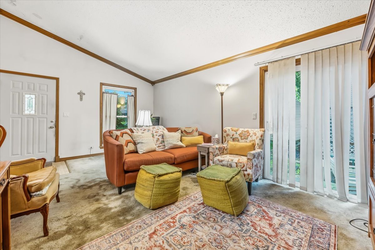 413 Travelaire Avenue Property Photo 4