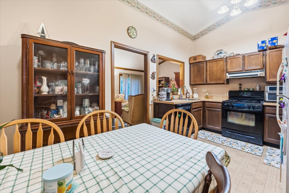 413 Travelaire Avenue Property Photo 8