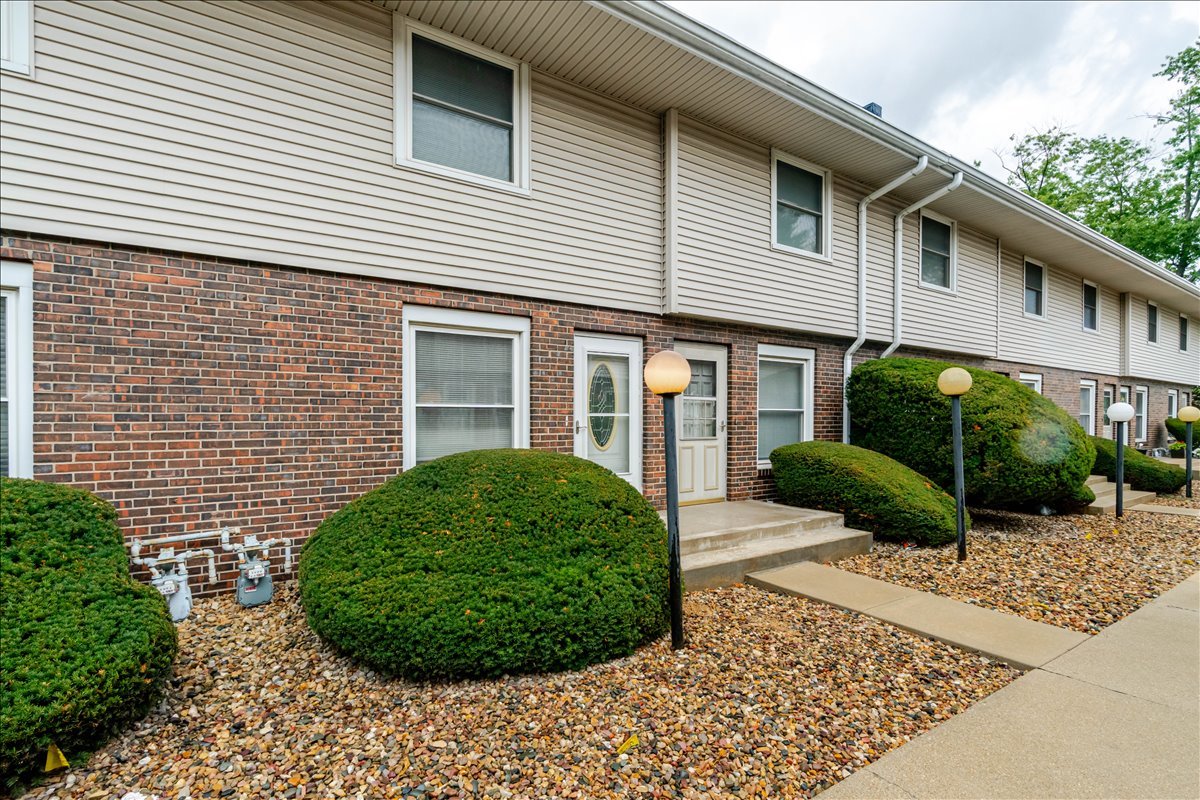 103 S Towanda Avenue 4 Property Photo 2