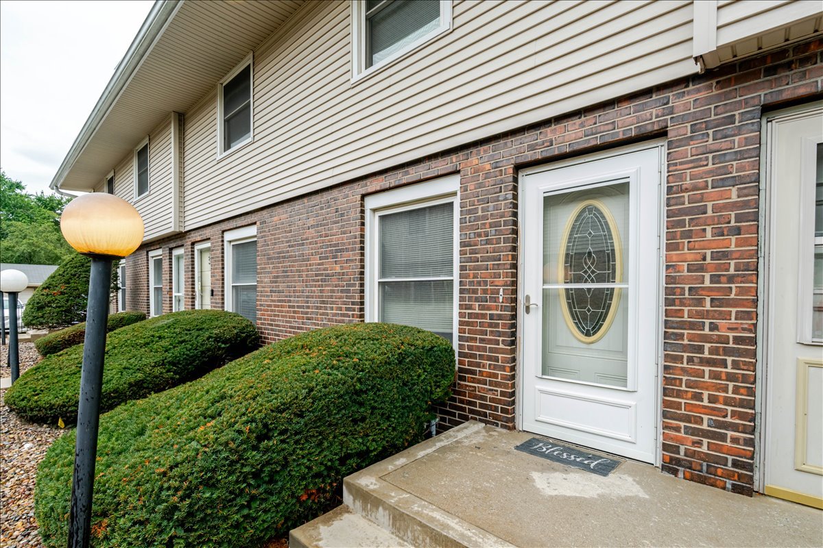 103 S Towanda Avenue 4 Property Photo 4