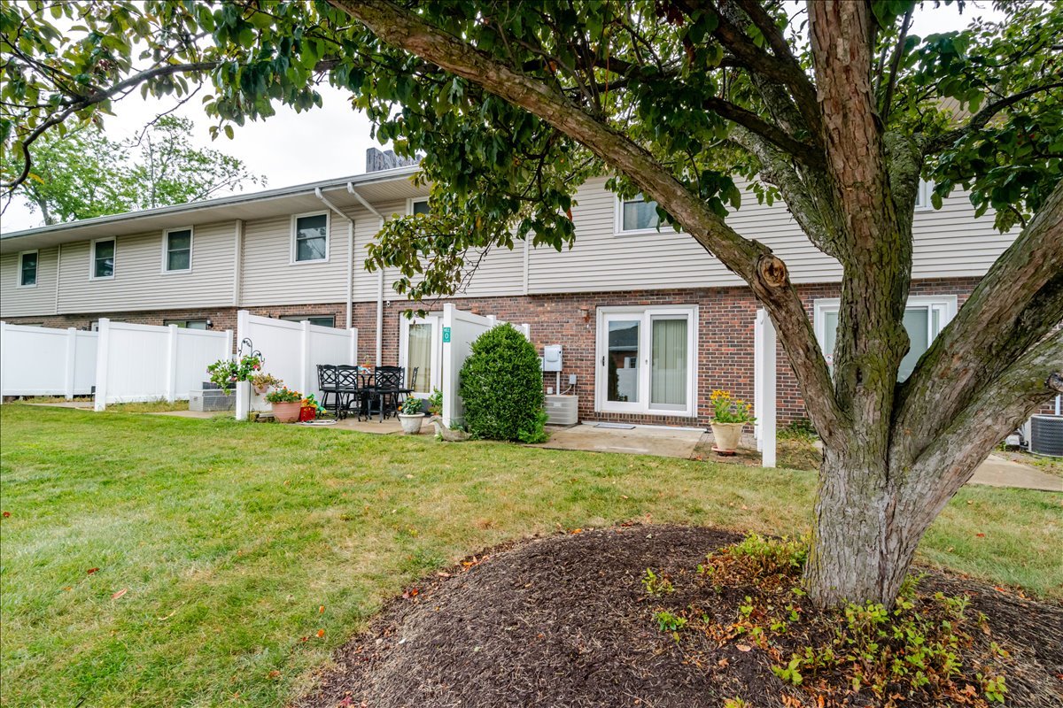 103 S Towanda Avenue 4 Property Photo 20