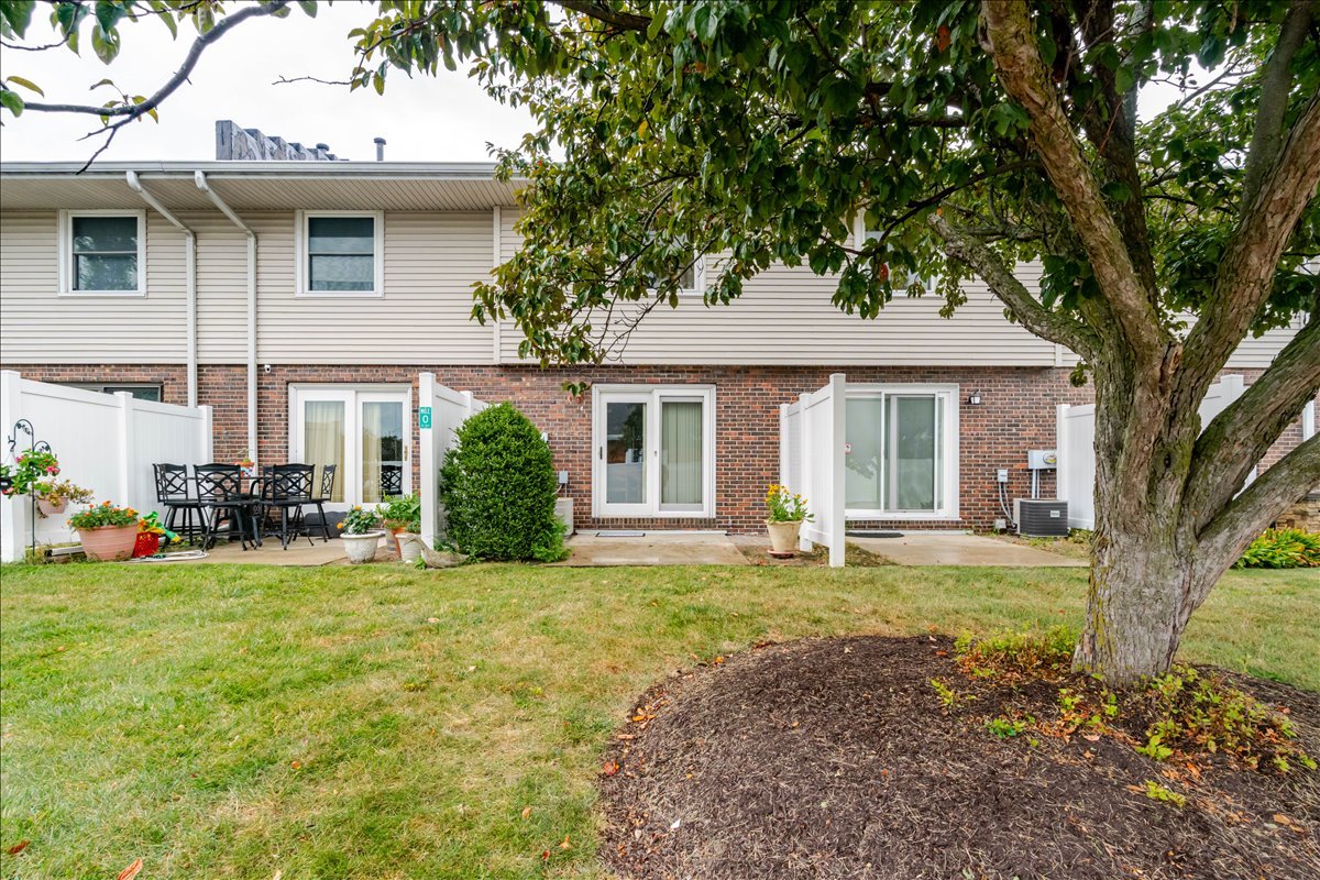 103 S Towanda Avenue 4 Property Photo 21