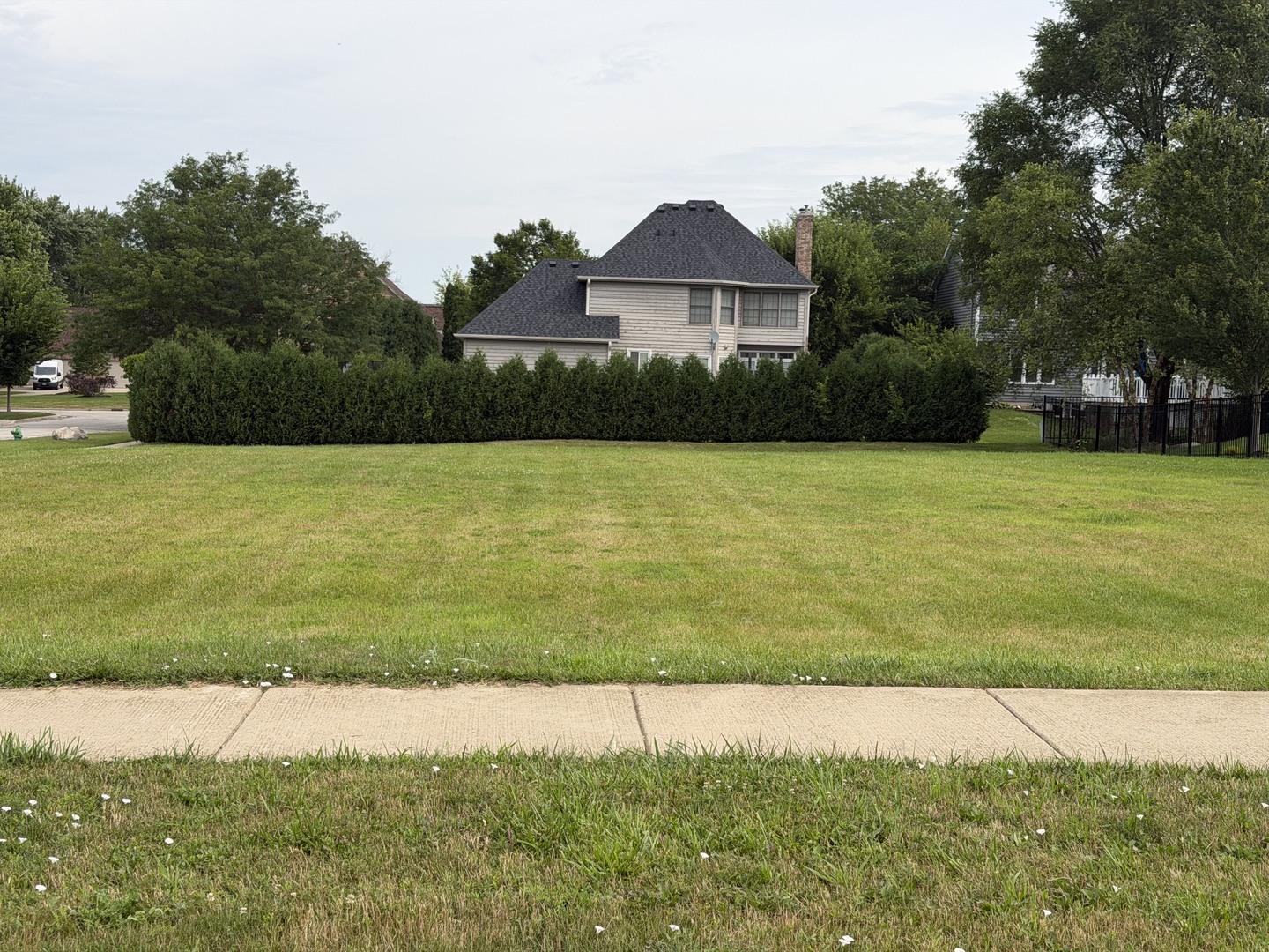 605 Ritter Drive Property Photo 2