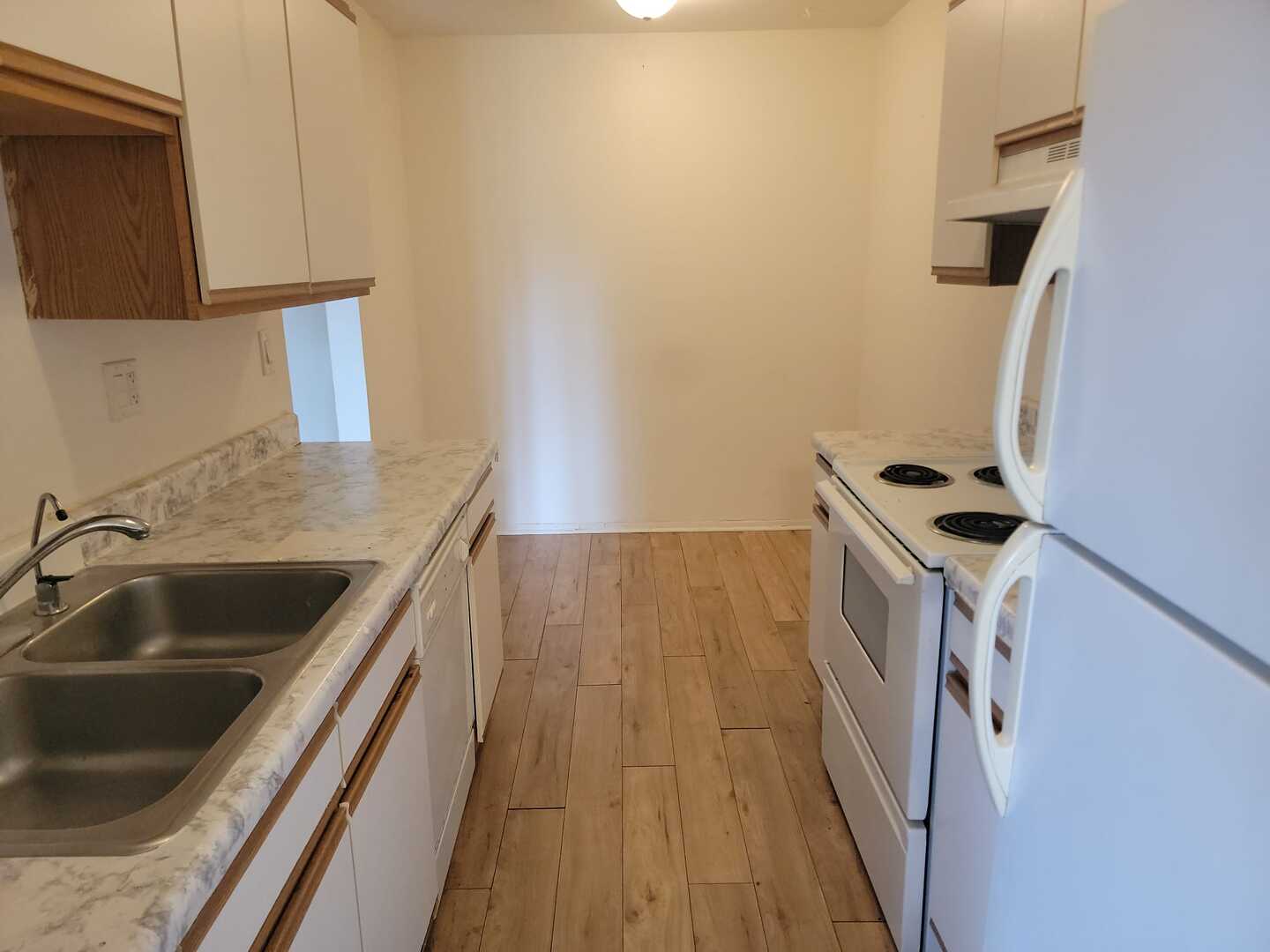 1810 Hemlock Place 204 Property Photo 2