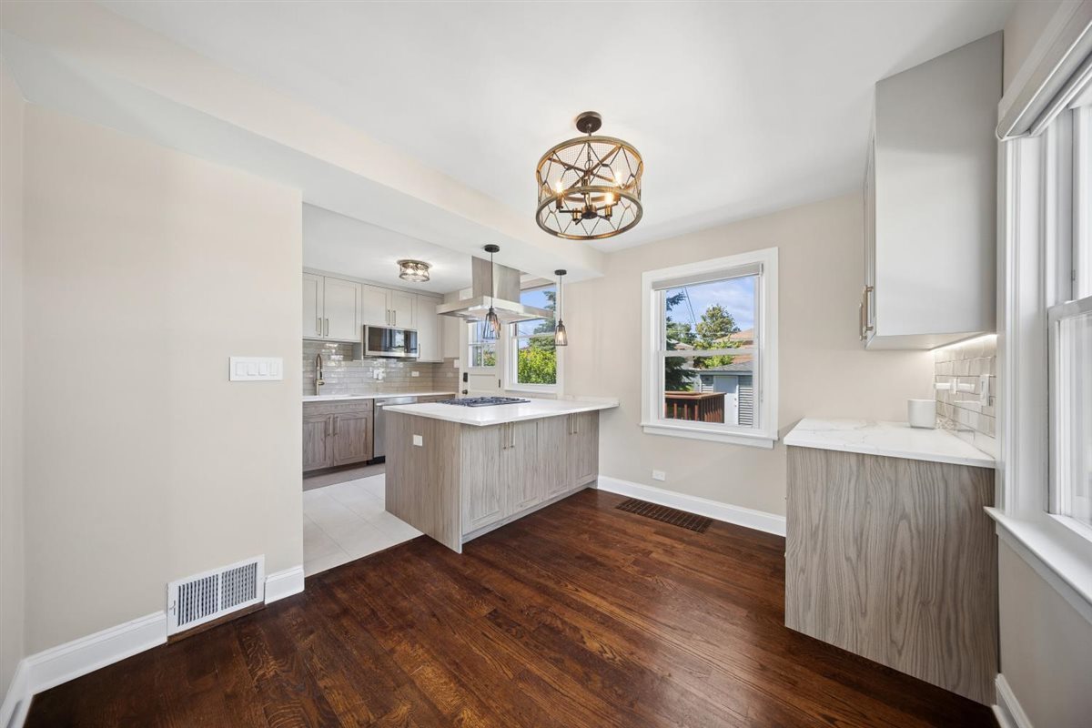 1798 Howard Avenue Property Photo 2