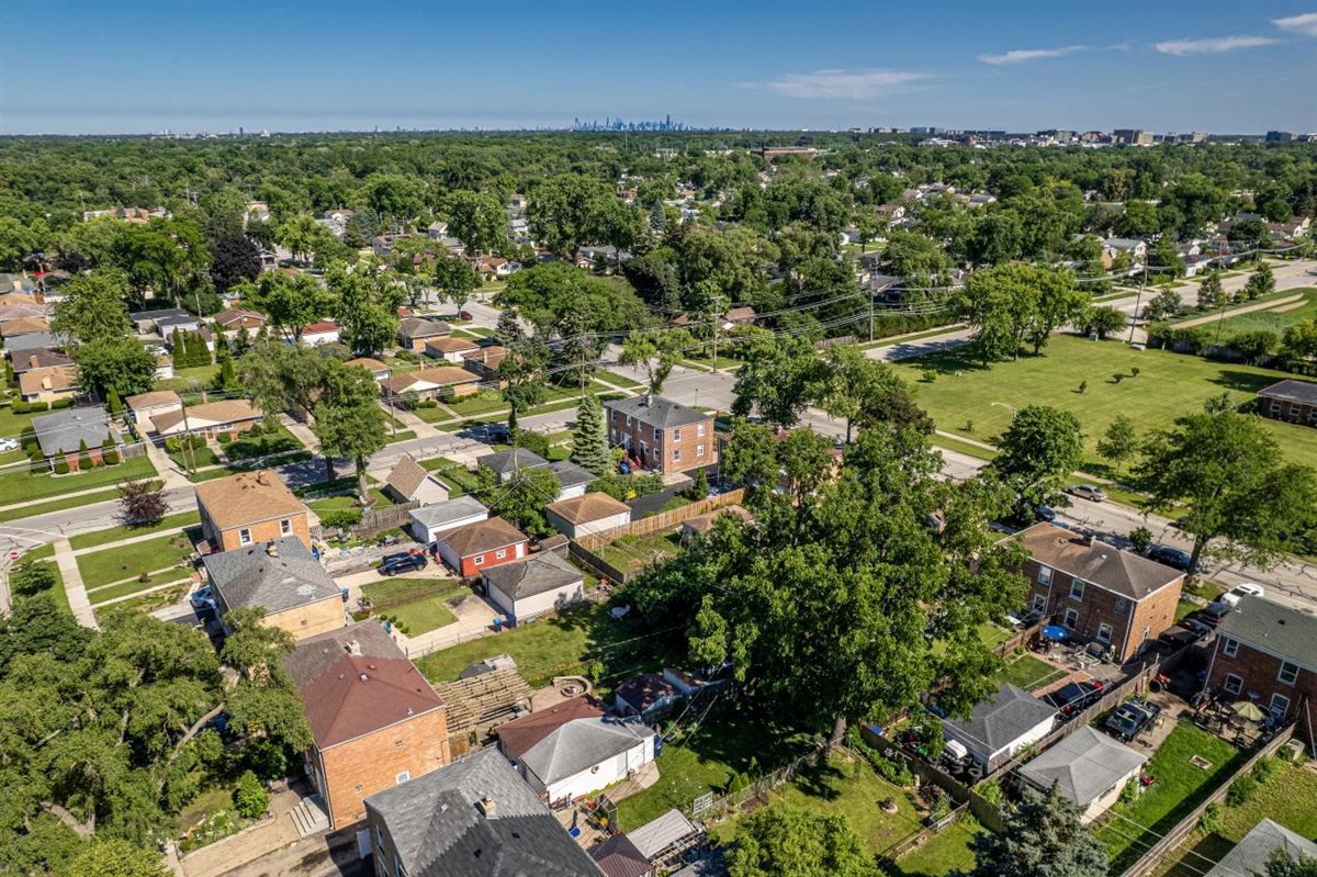 1798 Howard Avenue Property Photo 18