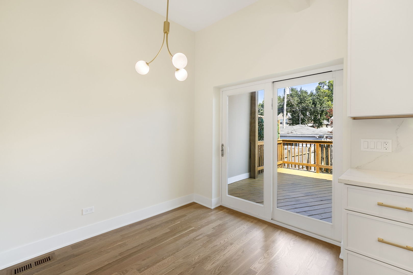 3534 W Le Moyne Street Property Photo 14