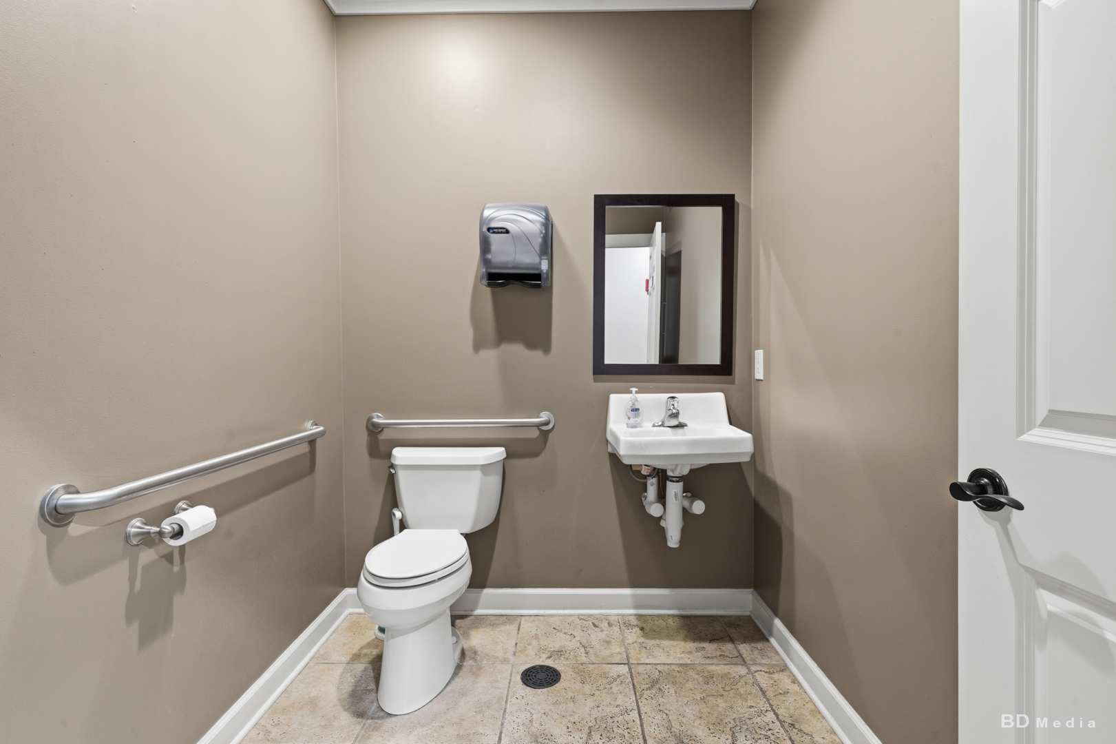 9455 Enterprise Drive Property Photo 12