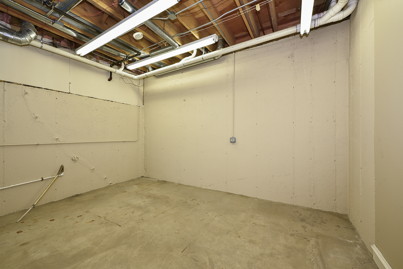 1661 Balmoral Lane Property Photo 46