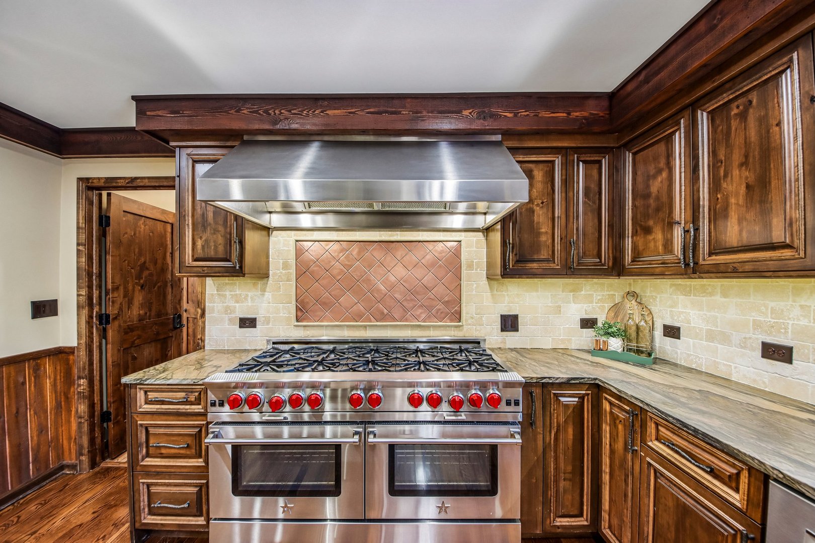 10 Elm Street Property Photo 16